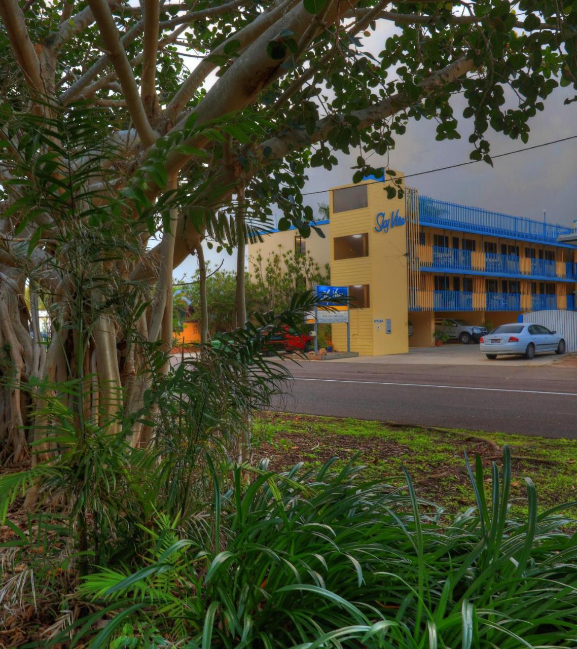 Sky View Units Bowen Aparthotel Exterior photo